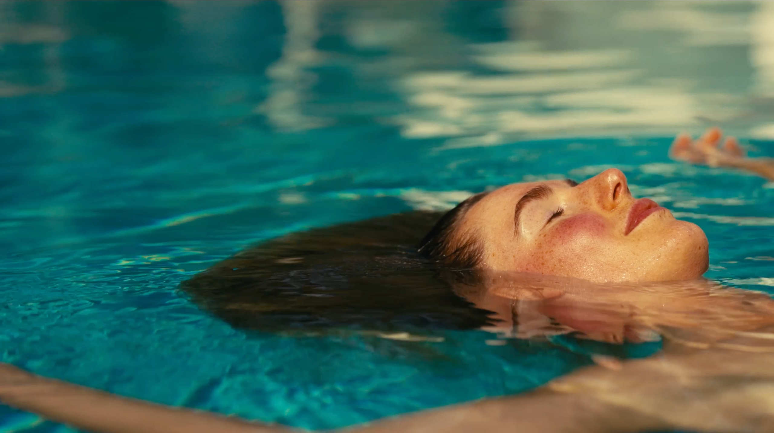 sare wellness zwembad floating